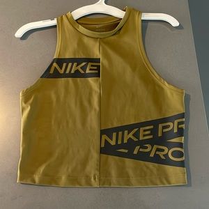 Nike Pro dri fit crop tank